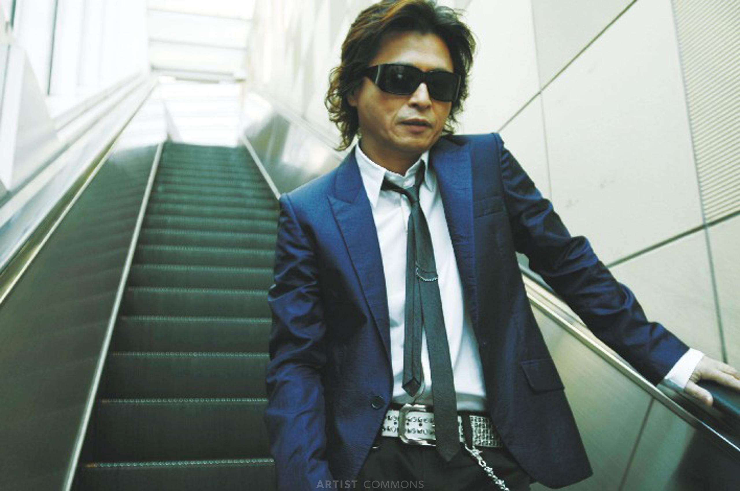 甲斐　よしひろ