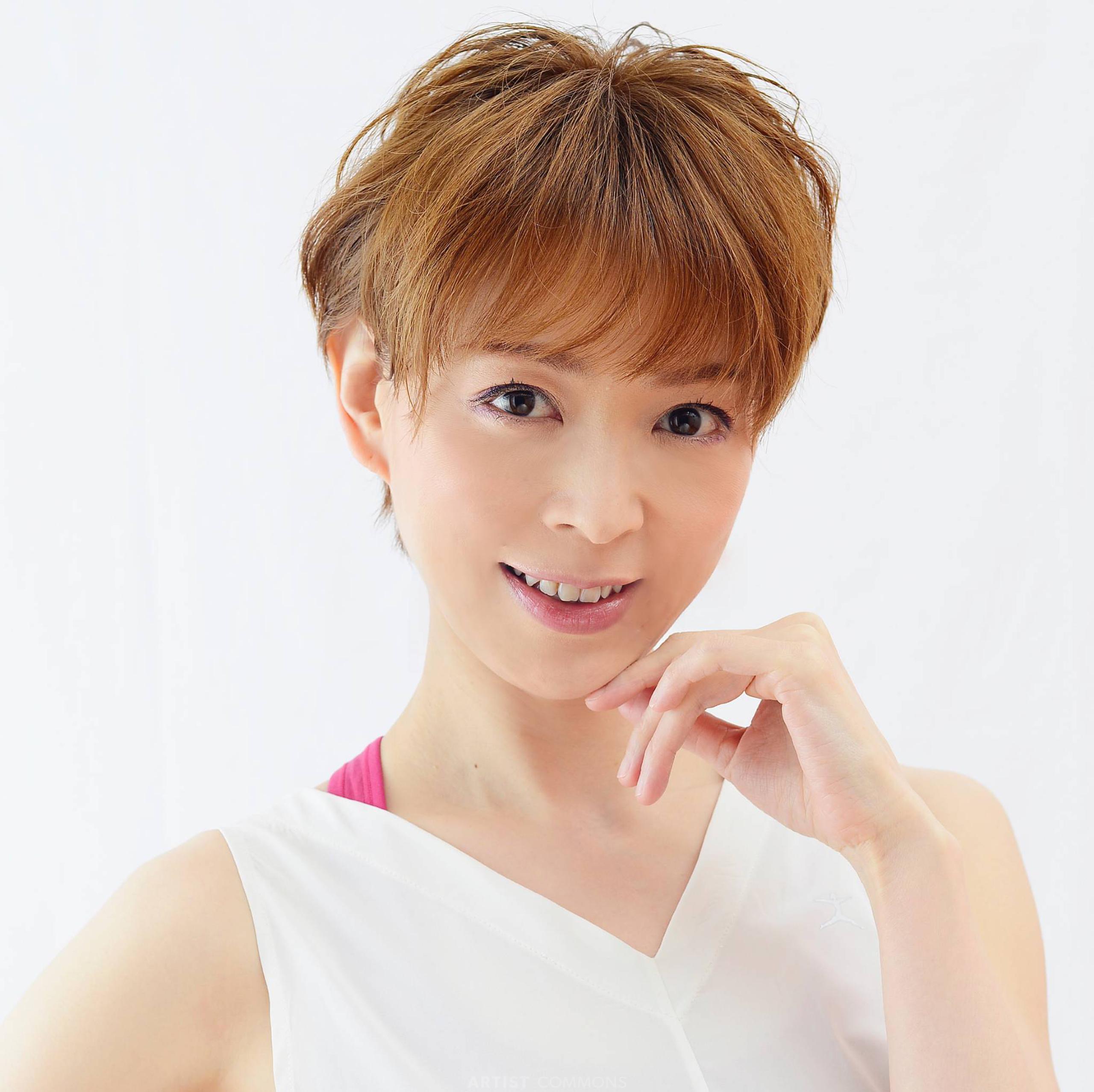 初嶺　麿代