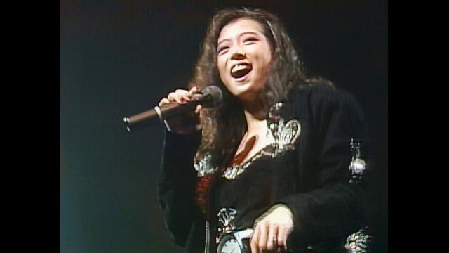 🈠中森明菜　Ｌｉｖｅ　ｉｎ　'８７・Ａ　ＨＵＮＤＲＥＤ　ｄａｙｓ