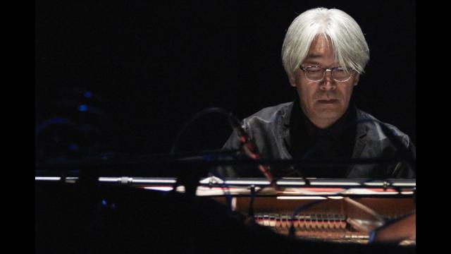 坂本龍一　Ｐｌａｙｉｎｇ　ｔｈｅ　Ｐｉａｎｏ　２０１３