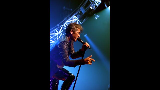 吉川晃司　３０ｔｈ　Ａｎｎｉｖｅｒｓａｒｙ　Ｌｉｖｅ　"ＳＩＮＧＬＥＳ＋…