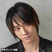 良知　真次